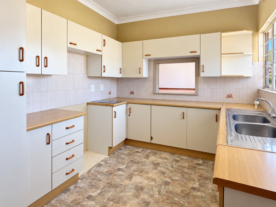 3 Bedroom Property for Sale in Amalinda North Eastern Cape
